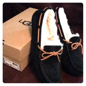 Ugg W Dakota Black size 9